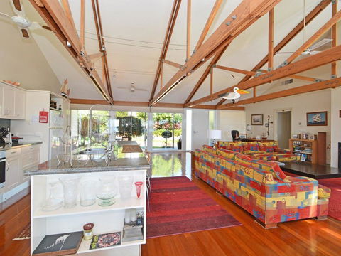 Morisset Bay Waterfront Views Lake House Looking Over Trinity Marina - Sydney 4u 2