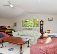Morisset Waterfront 1bdr Studio looking over Trinity Marina - Sydney 4u