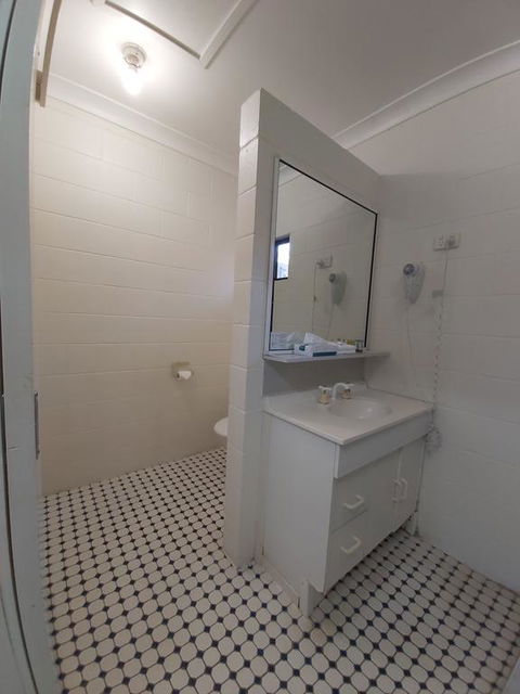 Motel Ingham - Sydney 4u 3