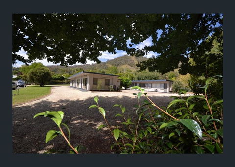 Mount Beauty Motor Inn - Sydney 4u 0