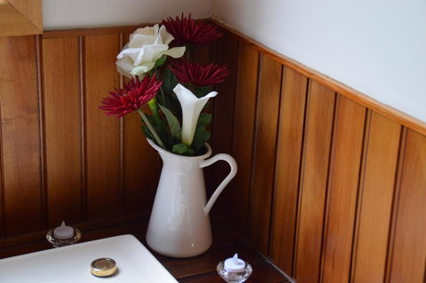 Mountain Lodge - Accommodation Sydney 2