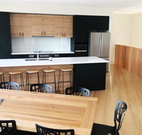 Mountain Mist Retreat - 6 Bedrooms - Sydney 4u
