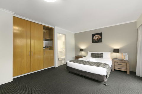 Mt Ommaney Hotel Apartments - Sydney 4u 0