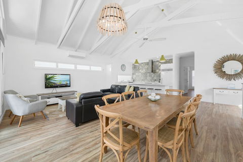 Mudjimba Island Beach House - Sydney 4u 1
