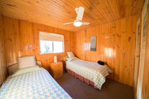 Mundic Waterfront Cottages - Sydney 4u 3