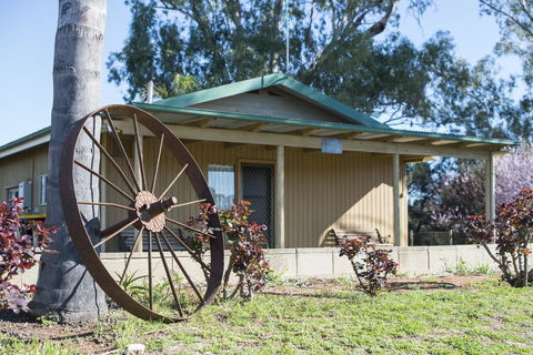 Mundic Waterfront Cottages - Sydney 4u 1