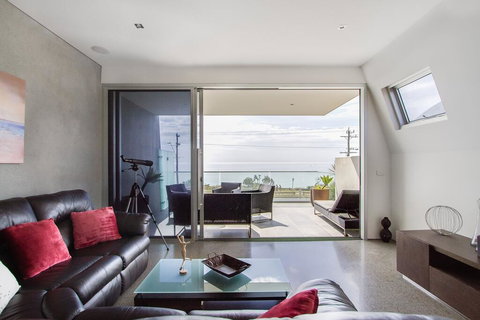 Nautilus Villa Luxury Retreat, Modern, Large Double Beachfront Townhouse, Water Views - Sydney Resort 2