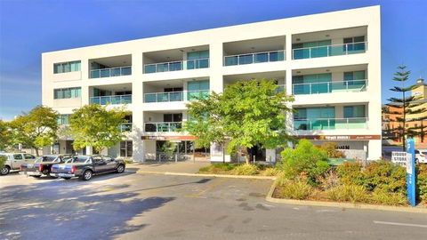Nautica Residences Mandurah - Sydney 4u 20