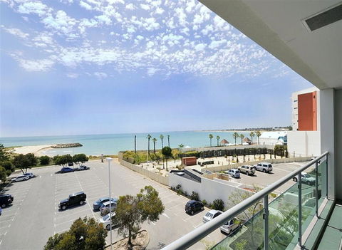 Nautica Residences Mandurah - Sydney 4u 3
