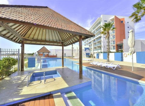 Nautica Residences Mandurah - Sydney 4u 14