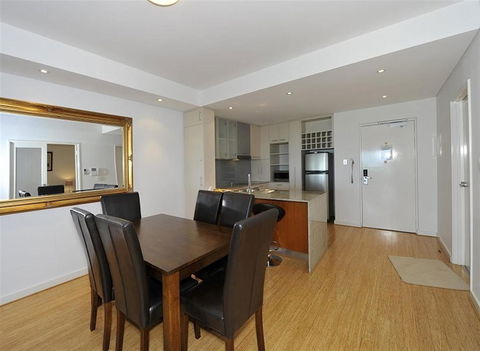 Nautica Residences Mandurah - Sydney 4u 12