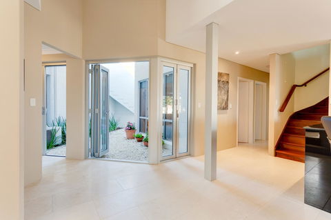 Cottesloe Contemporary Villa - Sydney 4u 11