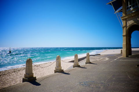 Cottesloe Artist's Beach Retreat - Sydney 4u 6