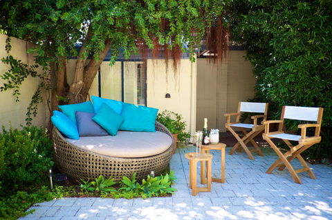 Cottesloe Artist's Beach Retreat - Sydney 4u 1