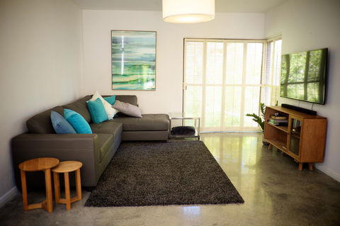 Cottesloe Artist's Beach Retreat - Sydney 4u 5