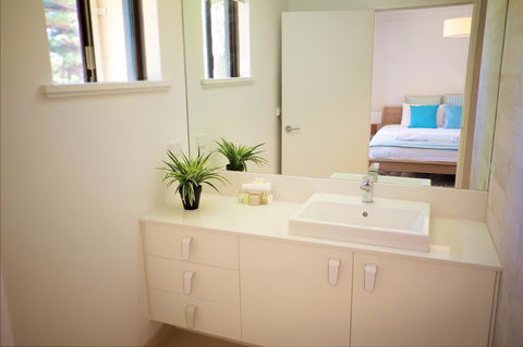 Cottesloe Artist's Beach Retreat - Sydney 4u 20