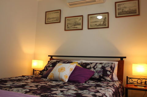 Jacaranda Hideaway Bed & Breakfast - Sydney 4u 8