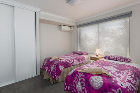 Rainbow Dream House - Sydney 4u 14