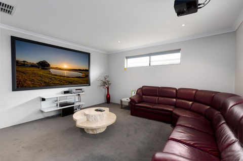 Rainbow Dream House - Sydney 4u 3
