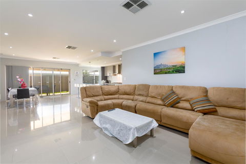 Rainbow Dream House - Sydney 4u 0