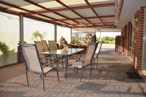 Beach Place @ Leeman - Accommodation Sydney 1