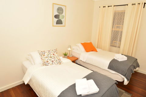 Midgard Cottage - Great Location & Close To Airport - Sydney 4u 7