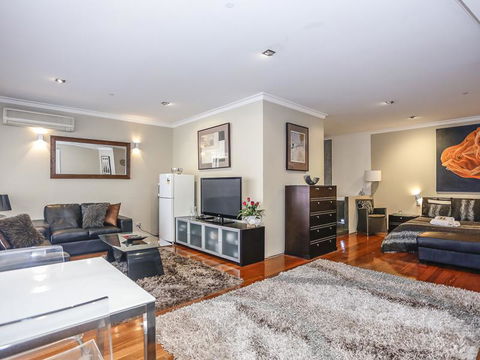 New York On King - Sydney 4u 13