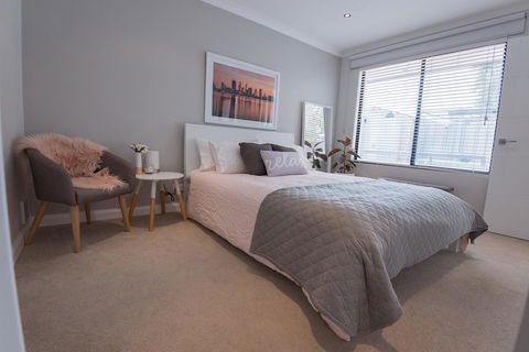 Mindarie Retreat - Sydney 4u 4