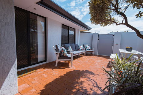 Mindarie Retreat - Sydney 4u 10
