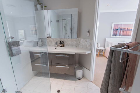 Mindarie Retreat - Sydney 4u 6