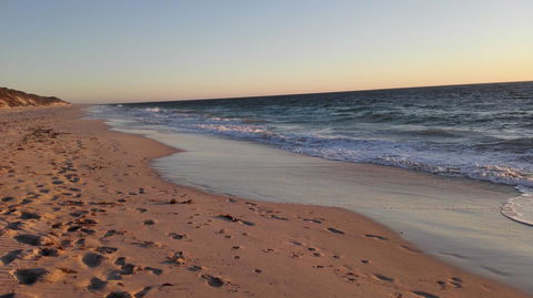 Alkimos Beach Cottage - Sydney 4u 6