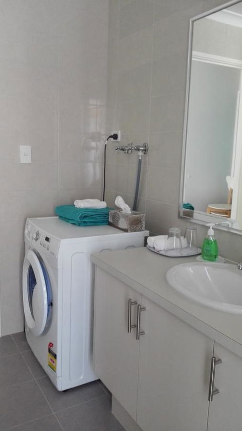 Alkimos Beach Cottage - Sydney 4u 11