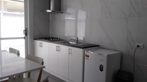 Alkimos Beach Cottage - Sydney 4u 0