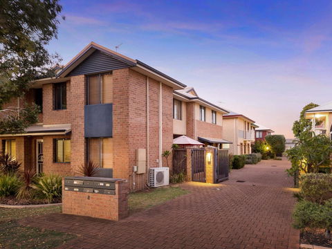 Cooper Street - Sydney 4u 39
