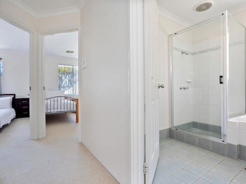 Cooper Street - Sydney 4u 17