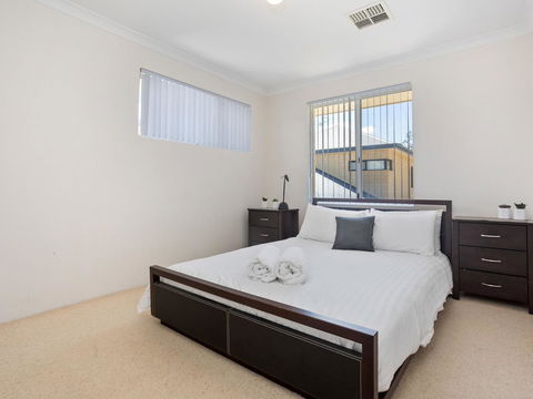 Cooper Street - Sydney 4u 18