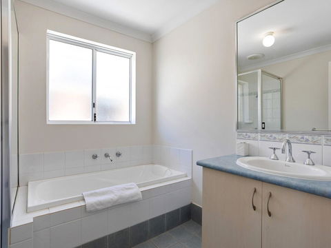 Cooper Street - Sydney 4u 20
