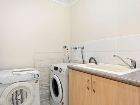 Cooper Street - Sydney 4u 36