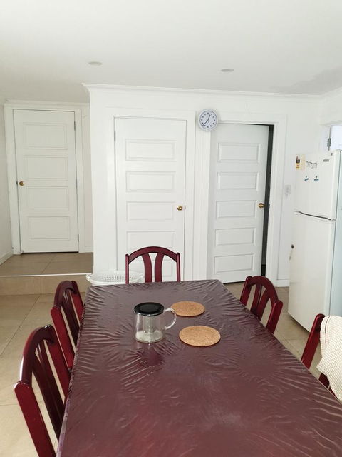 DIANELLA Budget Rooms Happy Place To Stay - Sydney 4u 10