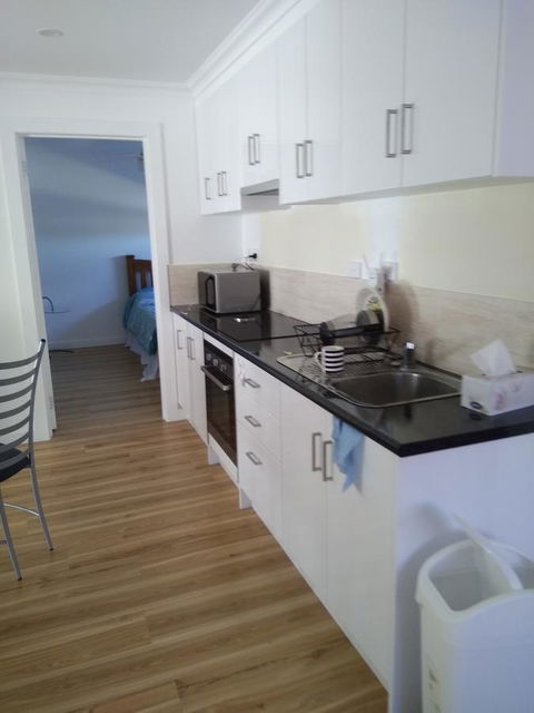 DIANELLA Budget Rooms Happy Place To Stay - Sydney 4u 33