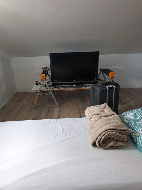 DIANELLA Budget Rooms Happy Place To Stay - Sydney 4u 6
