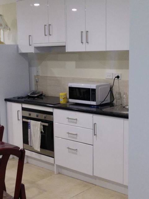 DIANELLA Budget Rooms Happy Place To Stay - Sydney 4u 25