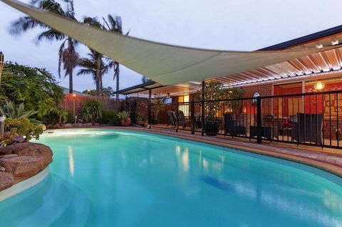 The Entertainer - Accommodation Sydney 0