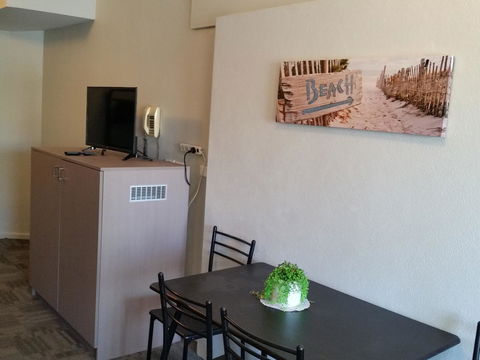 Mandurah Foreshore Motel - Sydney 4u 10