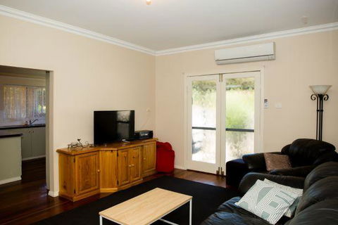 Yvonnes Rest Holiday Home - Accommodation Sydney 6