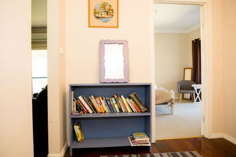 Yvonnes Rest Holiday Home - Accommodation Sydney 2