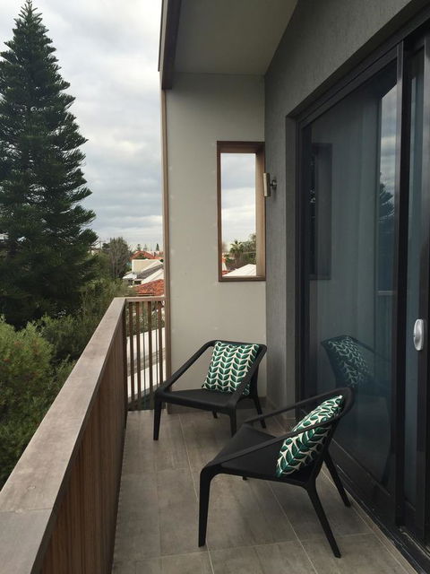 The Pool House - Fremantle - Sydney 4u 8