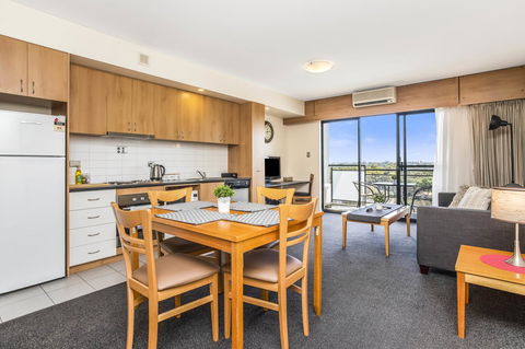 508 Stupendous Sunsets & Views Pool Gym Parking - Sydney 4u 10