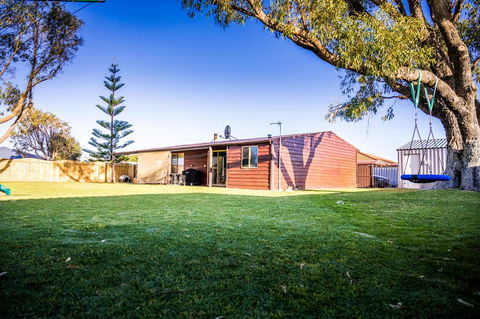 The Bothy Lancelin Family Retreat - Sydney 4u 1