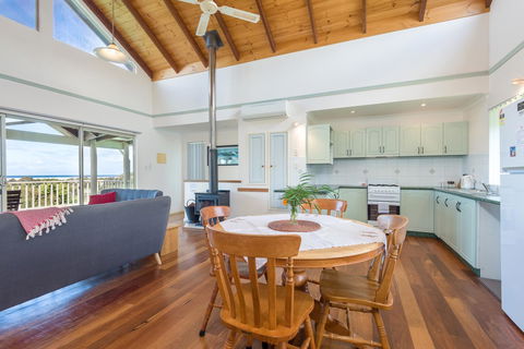 Surfside Ocean Beach Denmark Holiday Accommodation - Sydney 4u 21